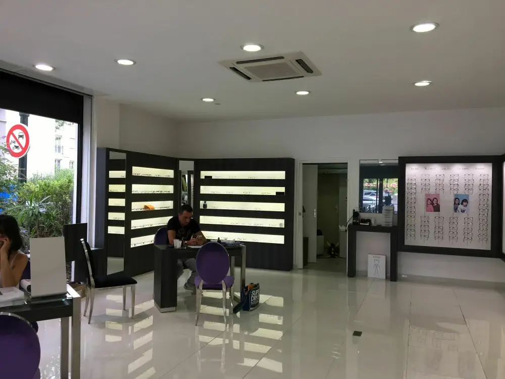 L'Opticien
